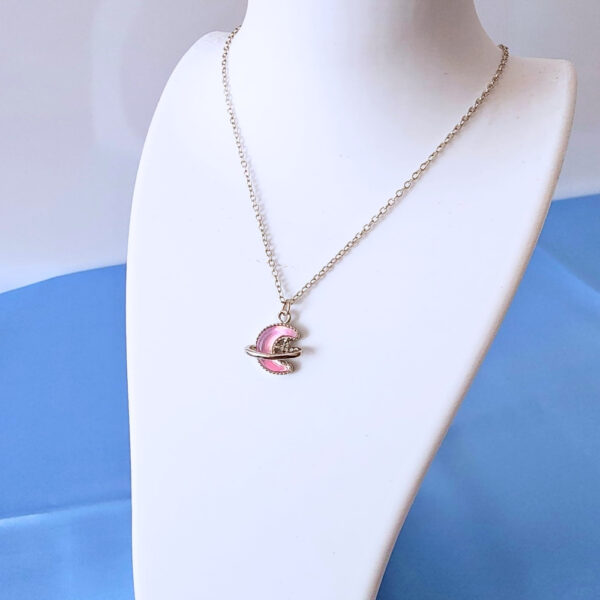 K-20166-2 Pinterest Kolye- Pembe Ay Kolye - Gümüş